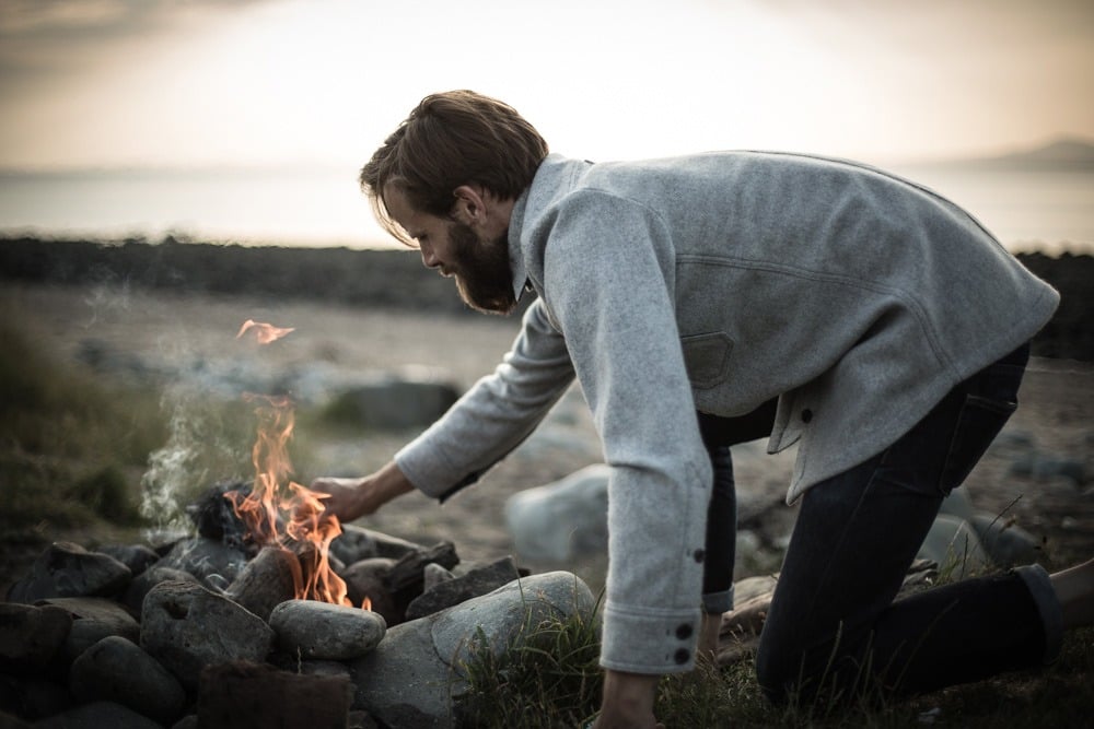Men's midweight merino Mountain Shirt - Image 10